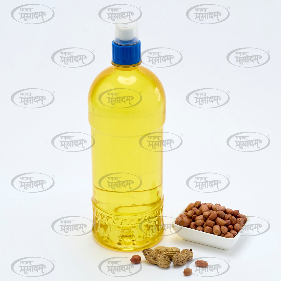 Pure cold-pressed groundnut oil natural